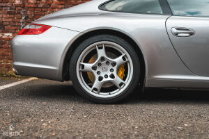 Porsche 911 type 997 Carrera S - 2004