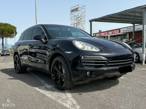 Porsche Cayenne S - 2011