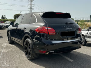 Porsche Cayenne S - 2011