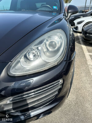 Porsche Cayenne S - 2011