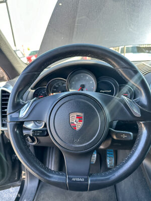 Porsche Cayenne S - 2011