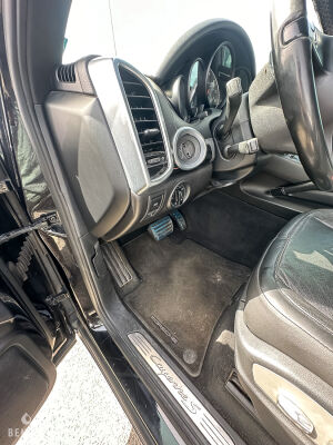 Porsche Cayenne S - 2011