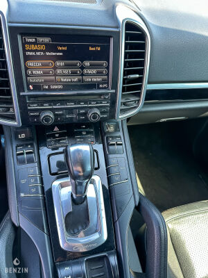 Porsche Cayenne S - 2011