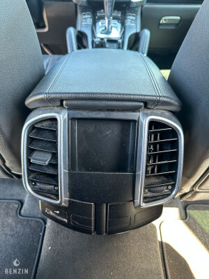 Porsche Cayenne S - 2011