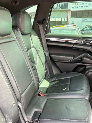 Porsche Cayenne S - 2011