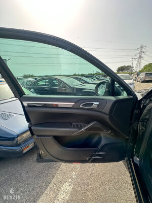 Porsche Cayenne S - 2011