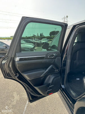 Porsche Cayenne S - 2011