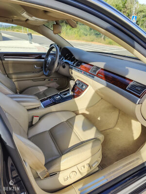 Audi A8 D3 W12 - 2005