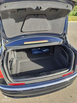 Audi A8 D3 W12 - 2005