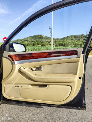 Audi A8 D3 W12 - 2005