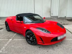 Tesla Roadster - 2011