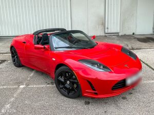 Tesla Roadster - 2011