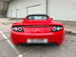 Tesla Roadster - 2011