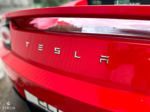 Tesla Roadster - 2011