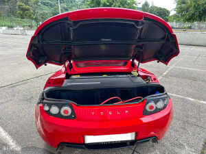 Tesla Roadster - 2011