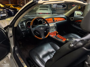 Lexus SC430 5-speed - 2004