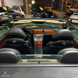 Lexus SC430 5-speed - 2004