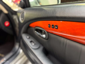 Lexus SC430 5-speed - 2004