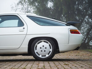 Porsche 928 S4 - 1987