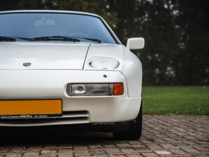 Porsche 928 S4 - 1987