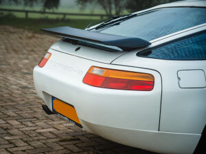 Porsche 928 S4 - 1987