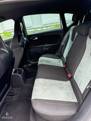 Seat Leon Cupra R310 - 2011