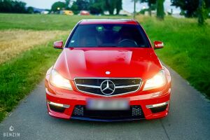 Mercedes-Benz C63 AMG - 2012