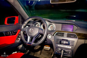 Mercedes-Benz C63 AMG - 2012