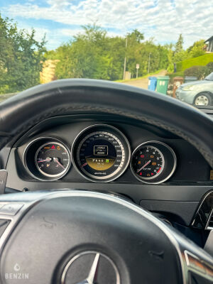 Mercedes-Benz C63 AMG - 2012