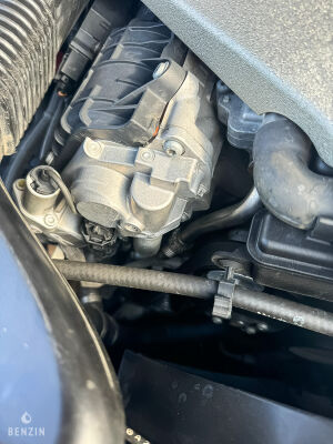 Mercedes-Benz C63 AMG - 2012