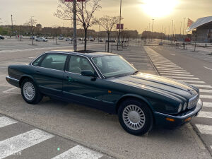 Jaguar XJ8 3.2 - 1999 *Flash