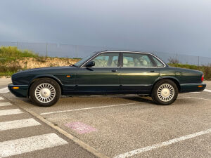 Jaguar XJ8 3.2 - 1999 *Flash