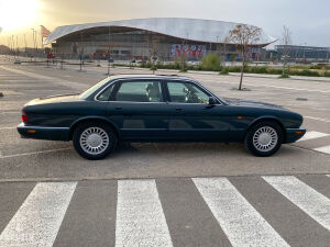 Jaguar XJ8 3.2 - 1999 *Flash