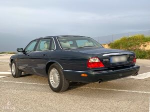 Jaguar XJ8 3.2 - 1999 *Flash