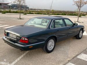 Jaguar XJ8 3.2 - 1999 *Flash