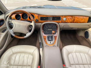 Jaguar XJ8 3.2 - 1999 *Flash
