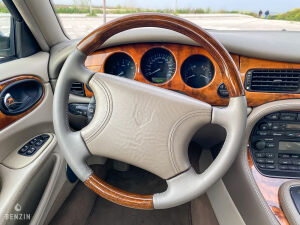 Jaguar XJ8 3.2 - 1999 *Flash