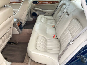 Jaguar XJ8 3.2 - 1999 *Flash