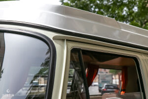 Volkswagen T2 Westfalia - 1972