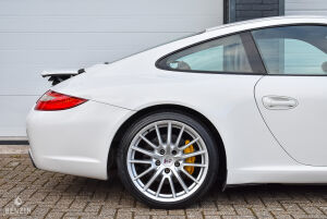 Porsche 911 type 997 Carrera S - 2005
