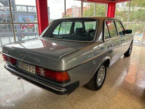 Mercedes-Benz 300D W123 - 1982