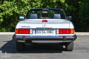 Mercedes-Benz 560 SL R107 - 1987