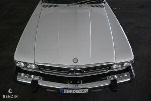 Mercedes-Benz 560 SL R107 - 1987