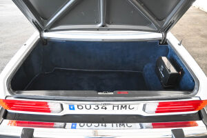 Mercedes-Benz 560 SL R107 - 1987