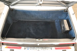 Mercedes-Benz 560 SL R107 - 1987