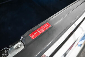 Mercedes-Benz 560 SL R107 - 1987