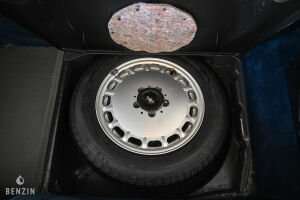 Mercedes-Benz 560 SL R107 - 1987