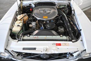 Mercedes-Benz 560 SL R107 - 1987