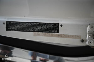 Mercedes-Benz 560 SL R107 - 1987