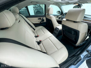 BMW 335i e90 LCI 71k km - 2009